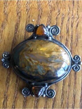 Vintage Style Amber and Brown Oval Stone Brooch